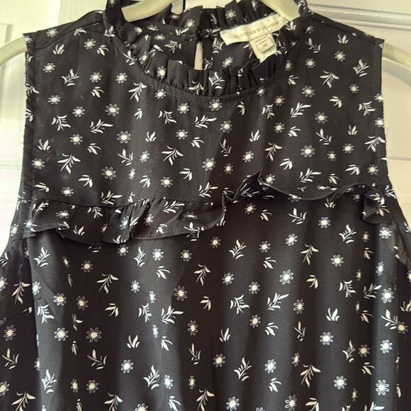 NWT MONTEAU BLACK DITSY FLORAL JUMPSUIT CROPPED MEDIUM RUFFLE - Picture 3 of 11